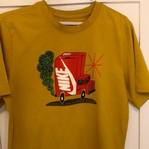 Nike Men’s t-shirt  size Small.